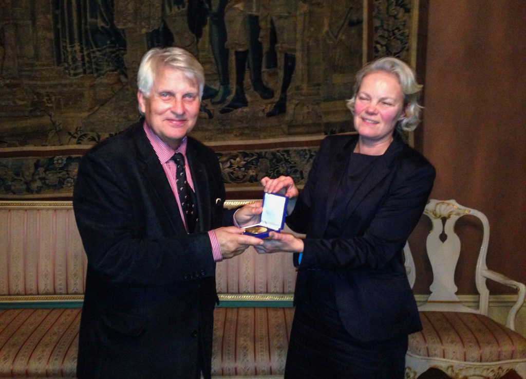 Håkan Wahlquist receives the Hedin medal in gold